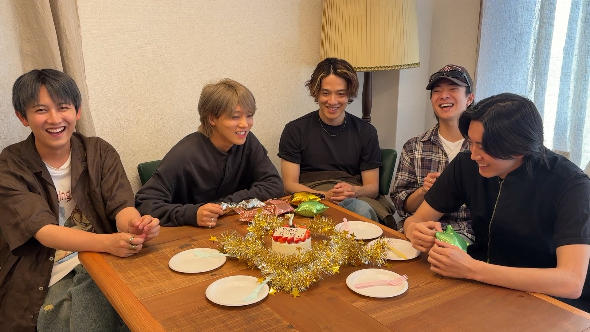 TOP | 7ORDER OFFICIAL FANCLUB 「Lucky's club」